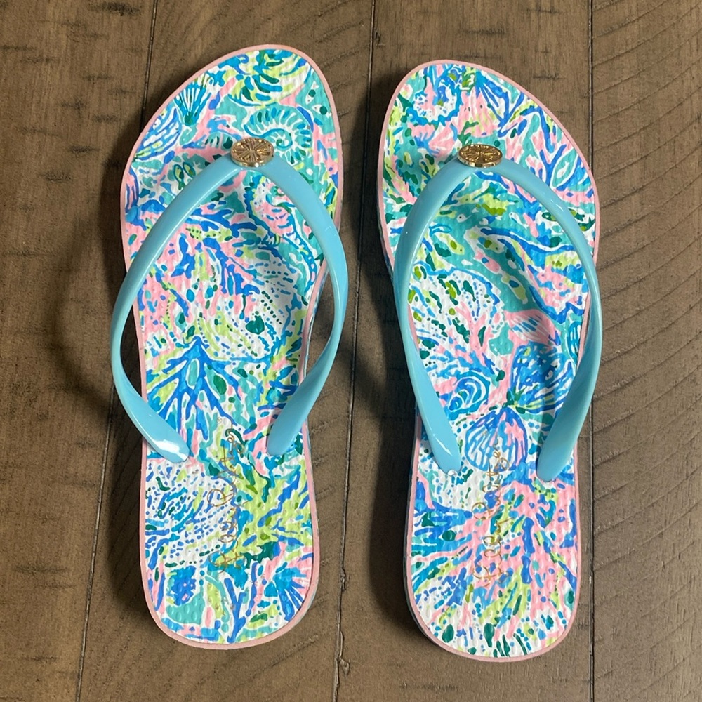 LILLY PULITZER Flip Flop Blue Horizon Jungle Sunrise Pool Sandal, never worn.